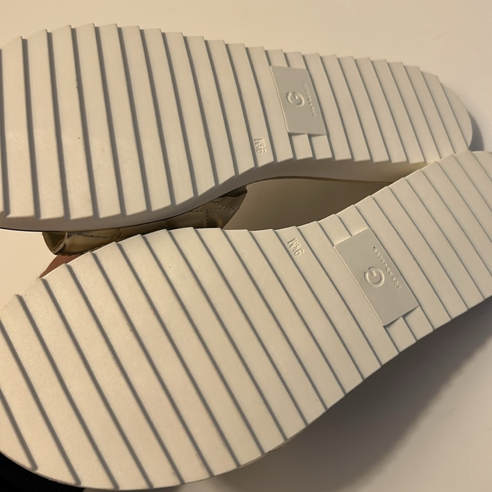 GBG Los Angeles Metallic Gold Quilted Sandals - Picture 10 of 16